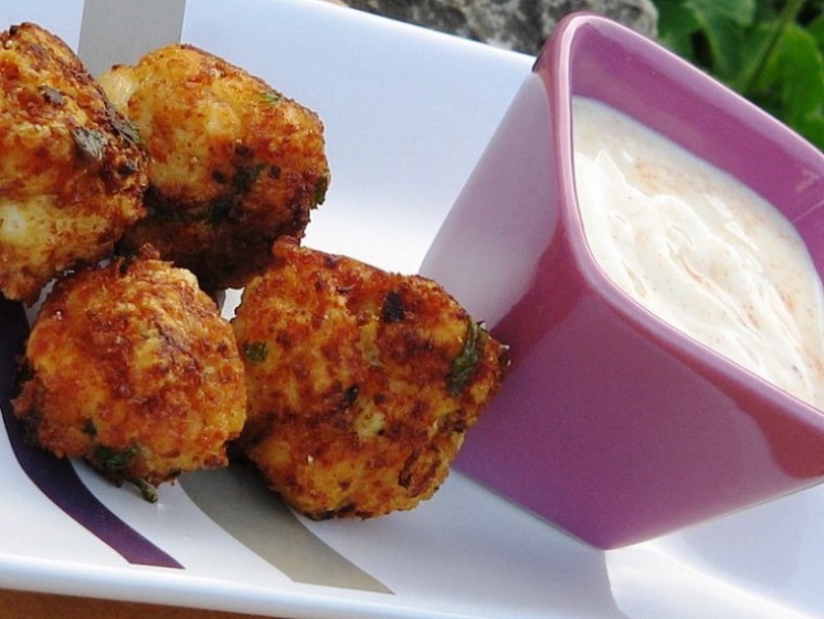 Cuisiner des boulettes de poulet à la friteuse